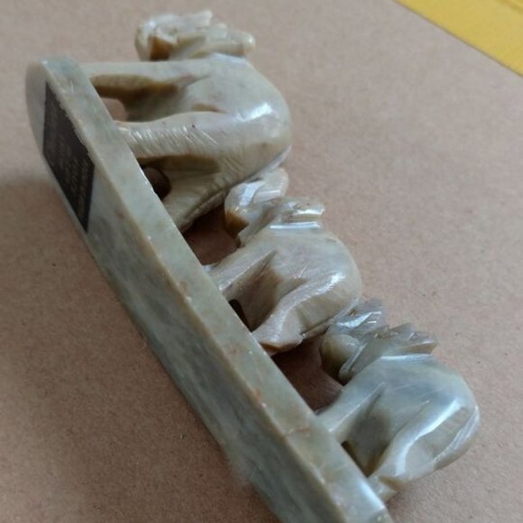 Chelsea Elephants Three in Row Antique Vintage Handcarved Marble Made in India - Picture 3 of 13